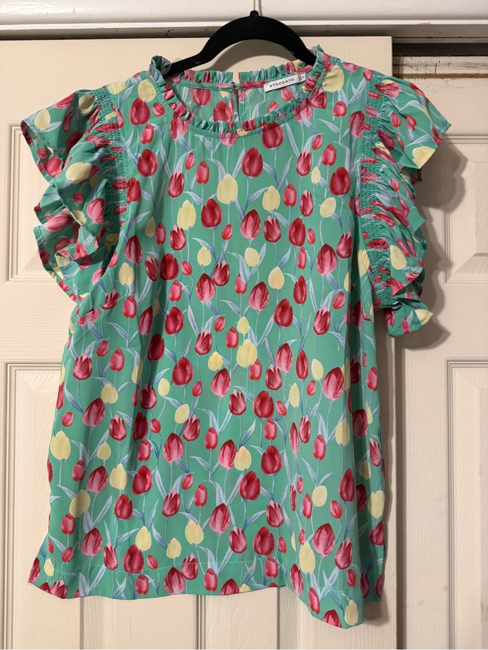 Staccato Tulip Print Flutter Sleeve Top – Size Large